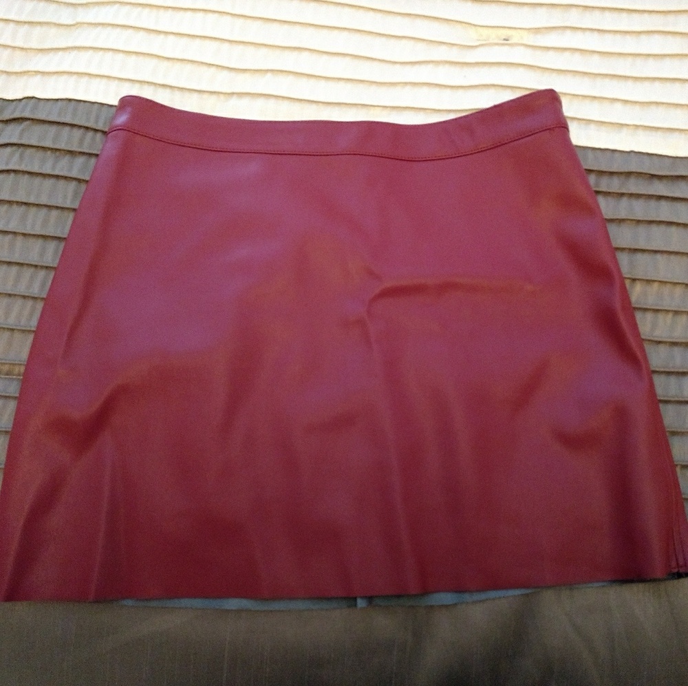 Forever 21 faux leather skirt Large